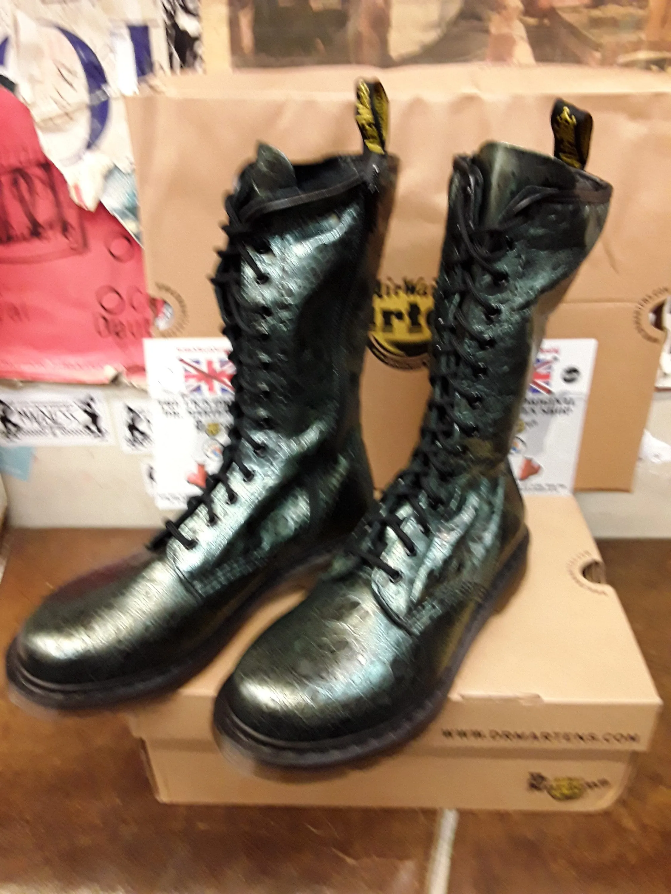 Dr Martens 1b99 Green Hunt 14 Hole Size 3 and 8