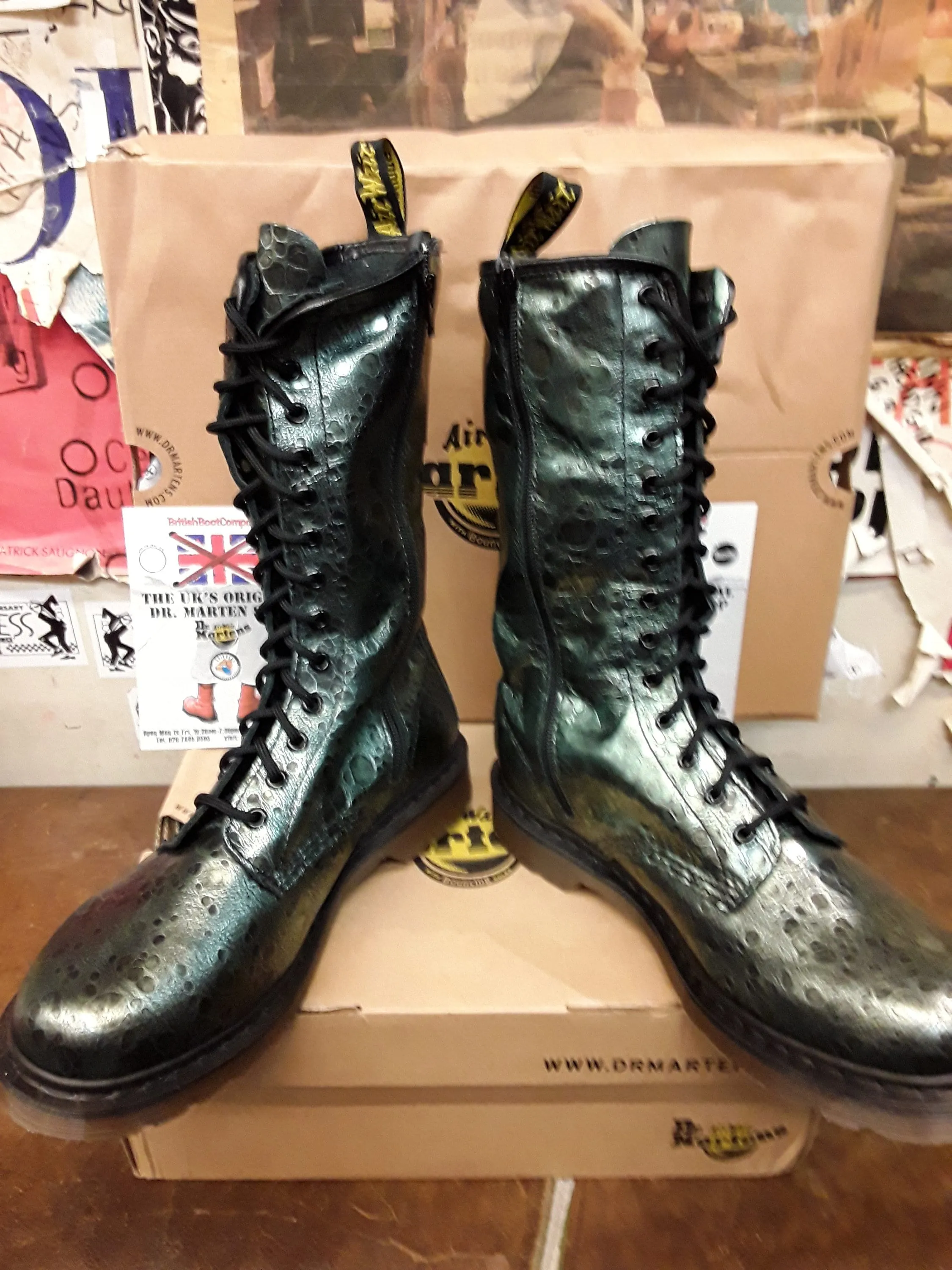 Dr Martens 1b99 Green Hunt 14 Hole Size 3 and 8