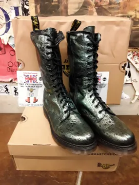 Dr Martens 1b99 Green Hunt 14 Hole Size 3 and 8