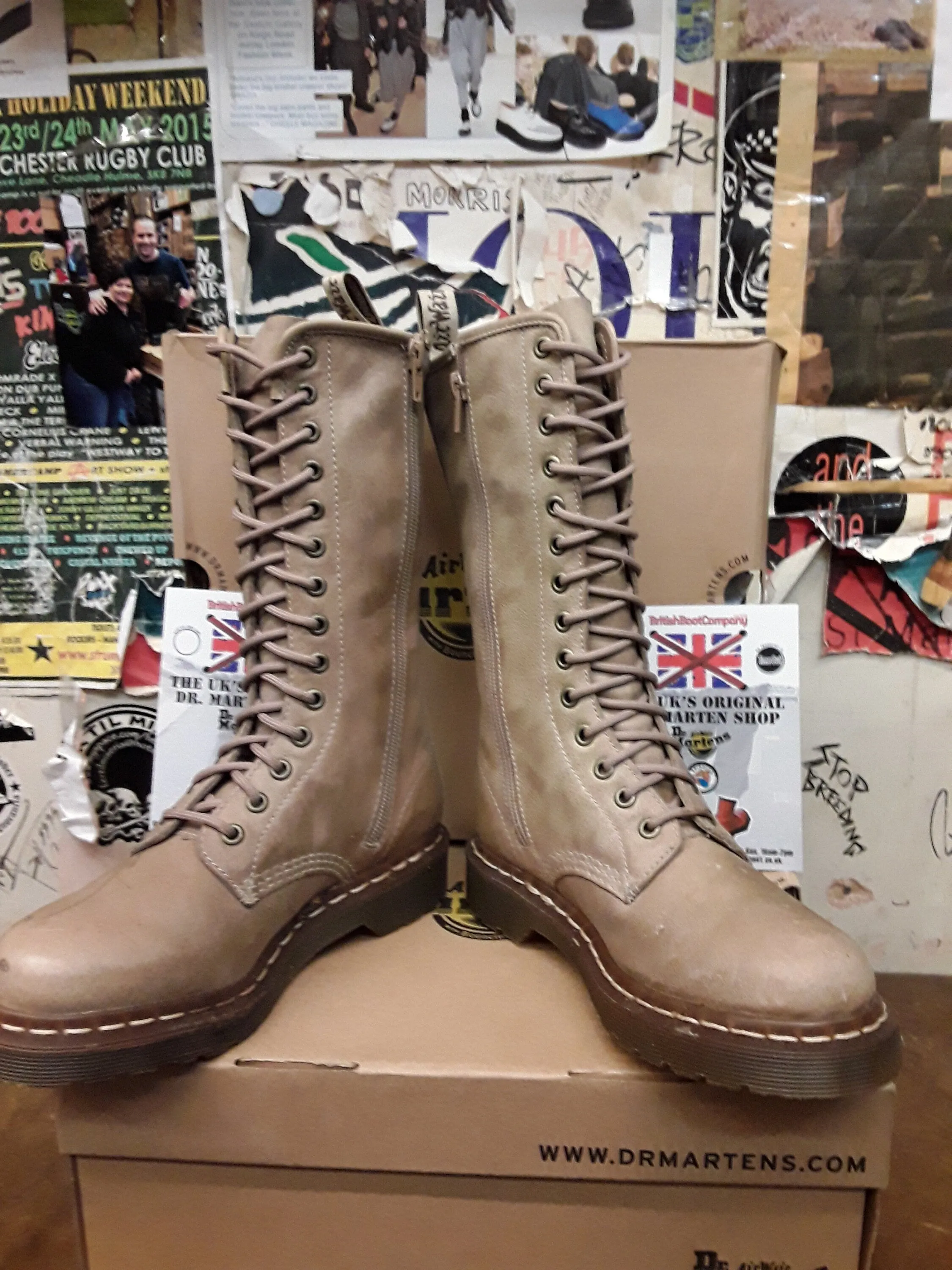 Dr Martens 1c57 Shark 14 Hole Size 4