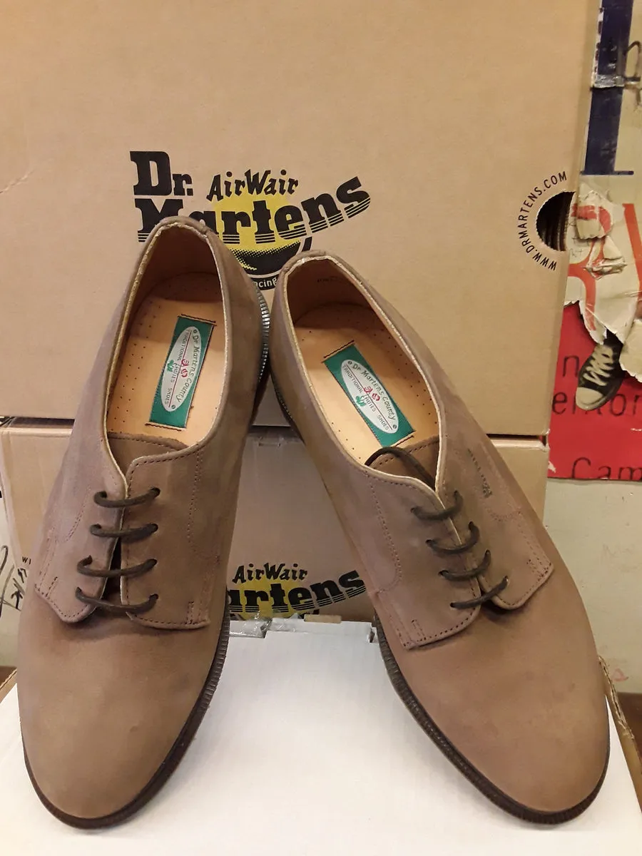 DR Martens Made in England 3514 brown nubuck 4 EYE shoe size 6