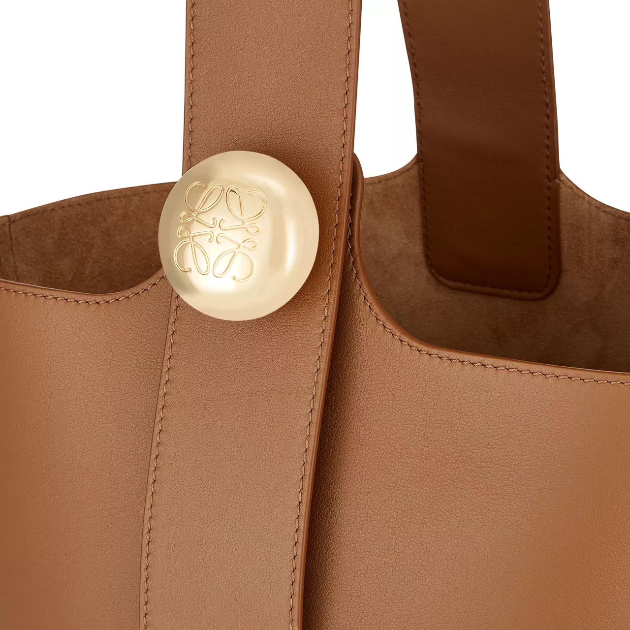 LOEWE Pebble Medium Bucket Bag - Oak