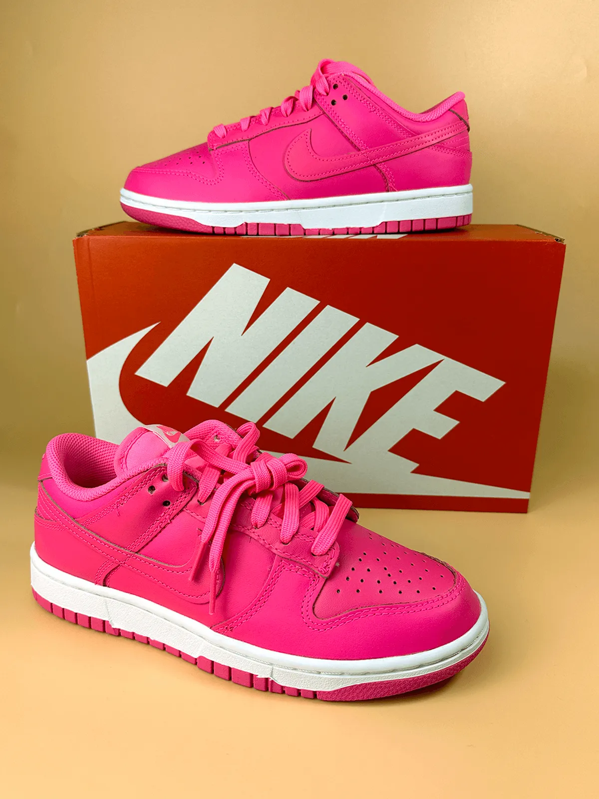 Nike Dunk Low Hyper Pink