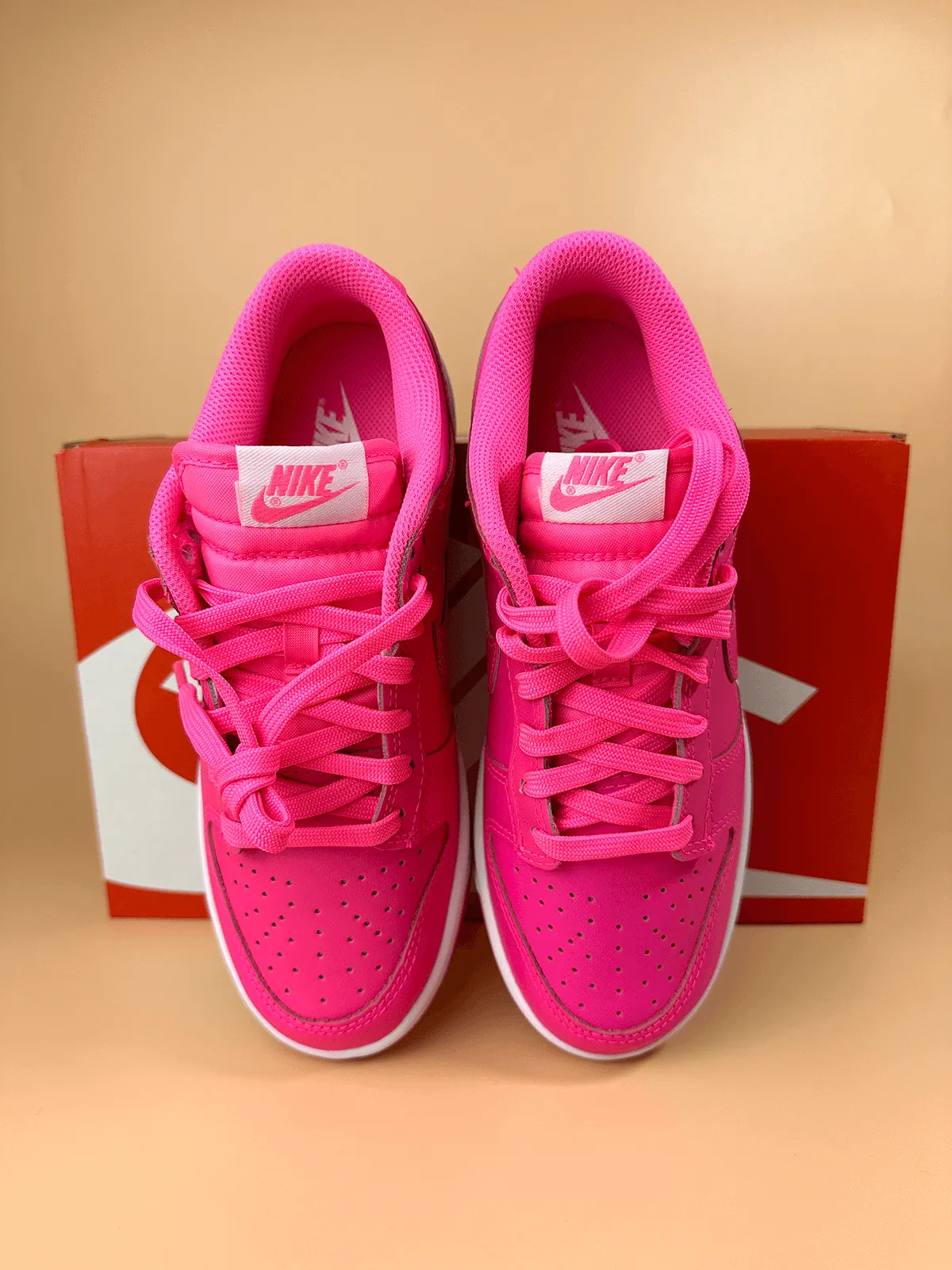 Nike Dunk Low Hyper Pink