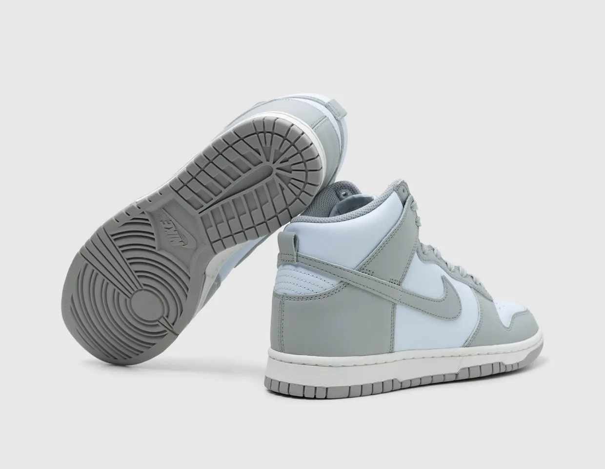 Nike Women's Dunk High Blue Tint / Light Smoke Grey - Summit White