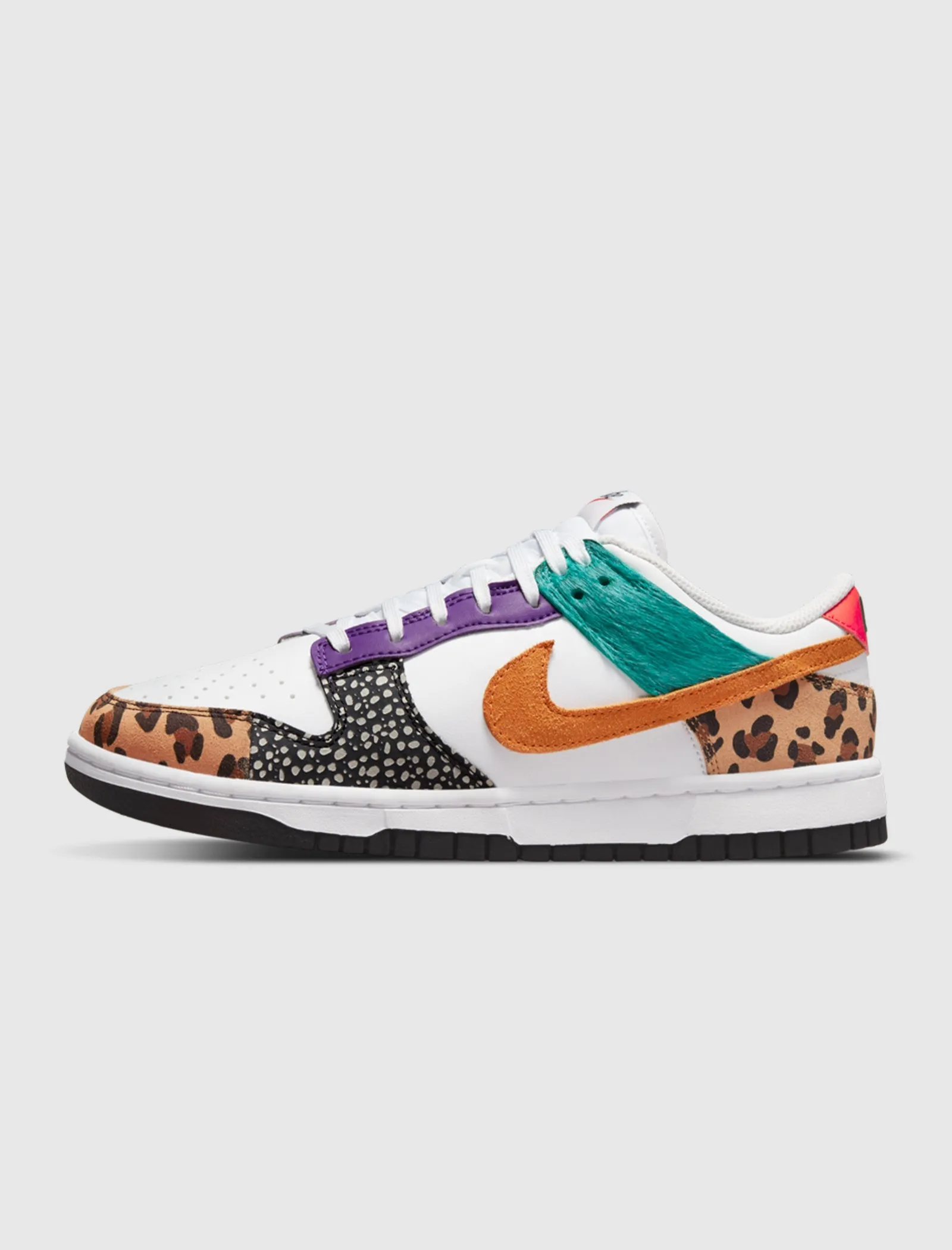 NIKE WOMENS NIKE DUNK LOW SE 