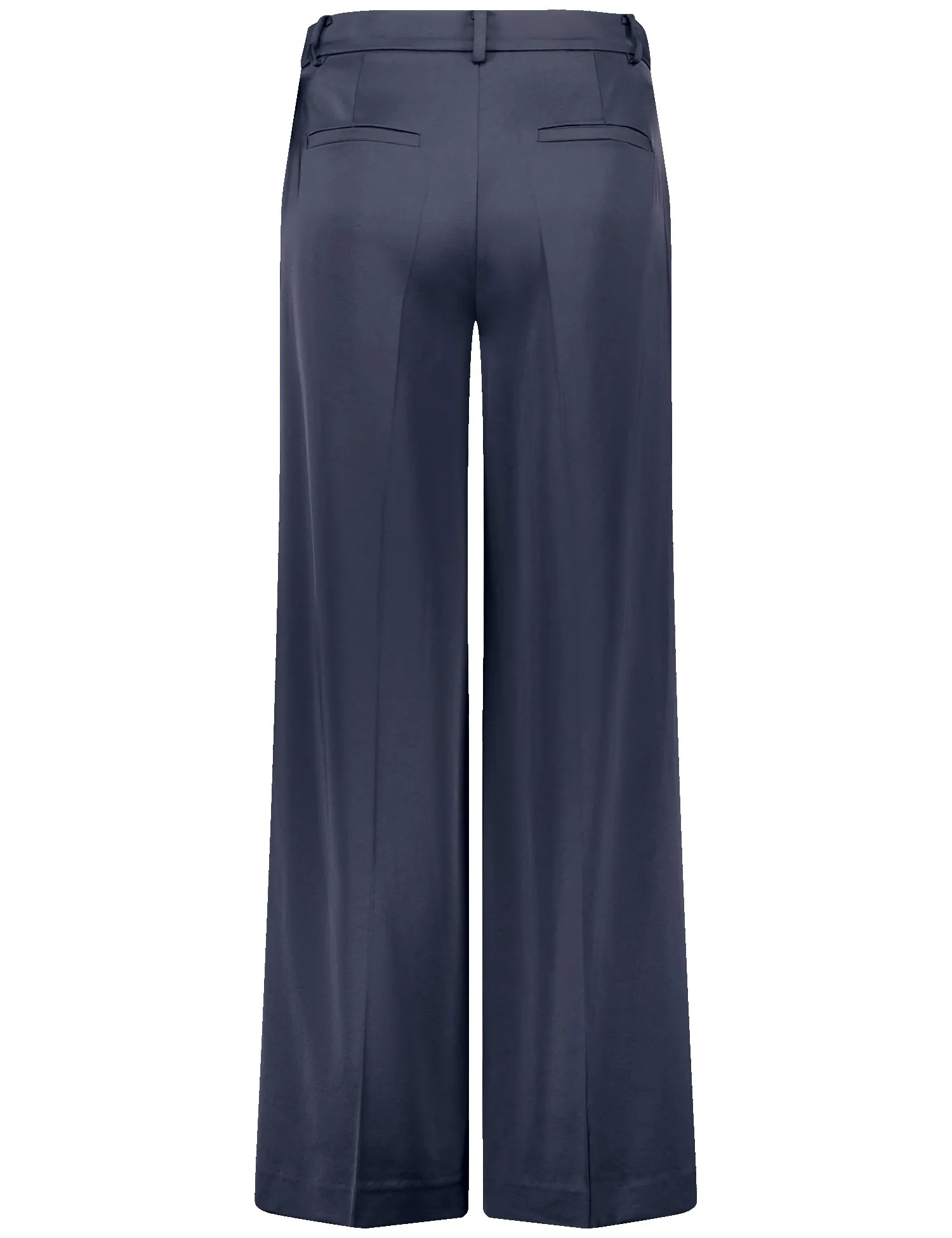 Wide trousers made of flowing satin