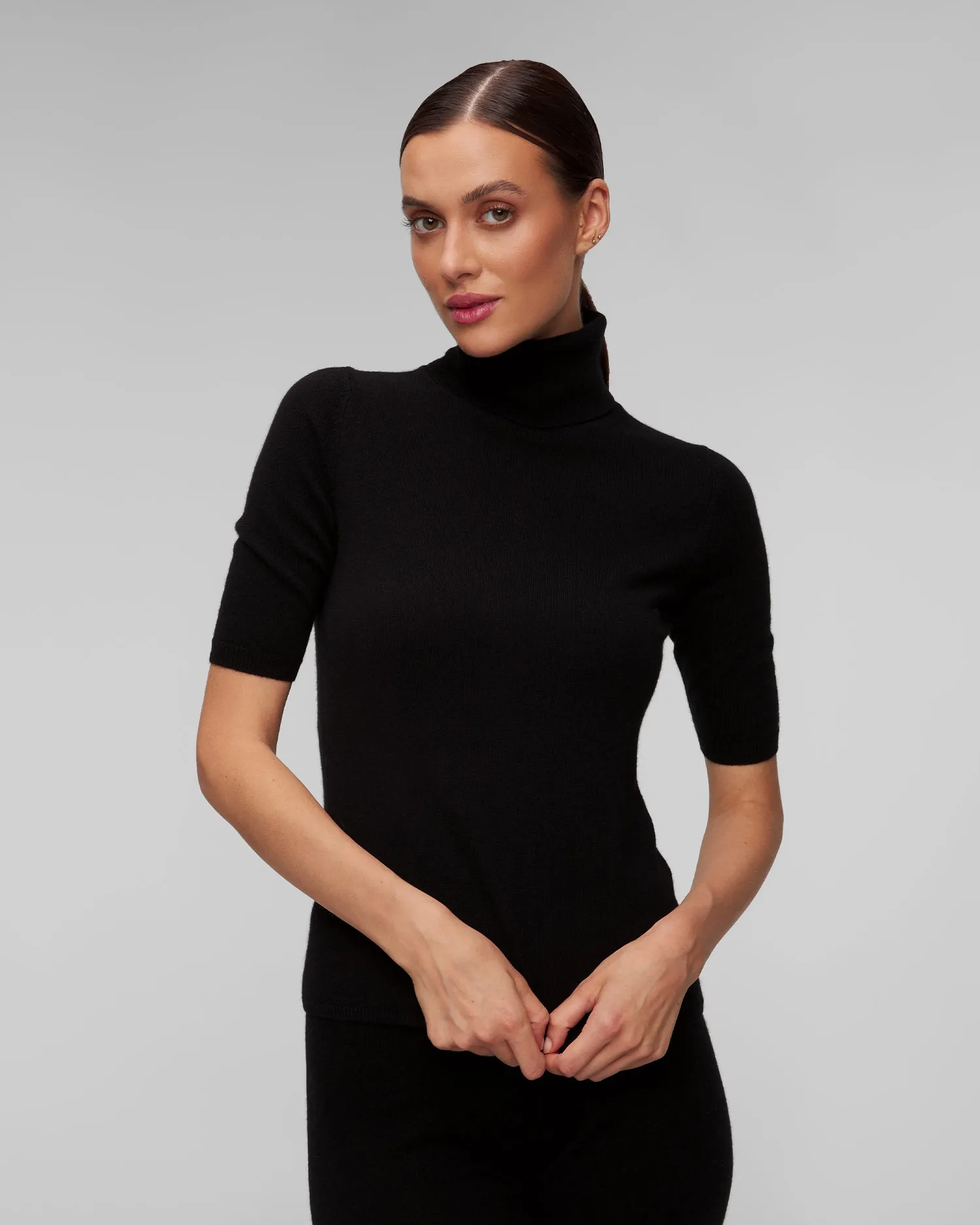 Women's black cashmere turtleneck Allude 11108-90