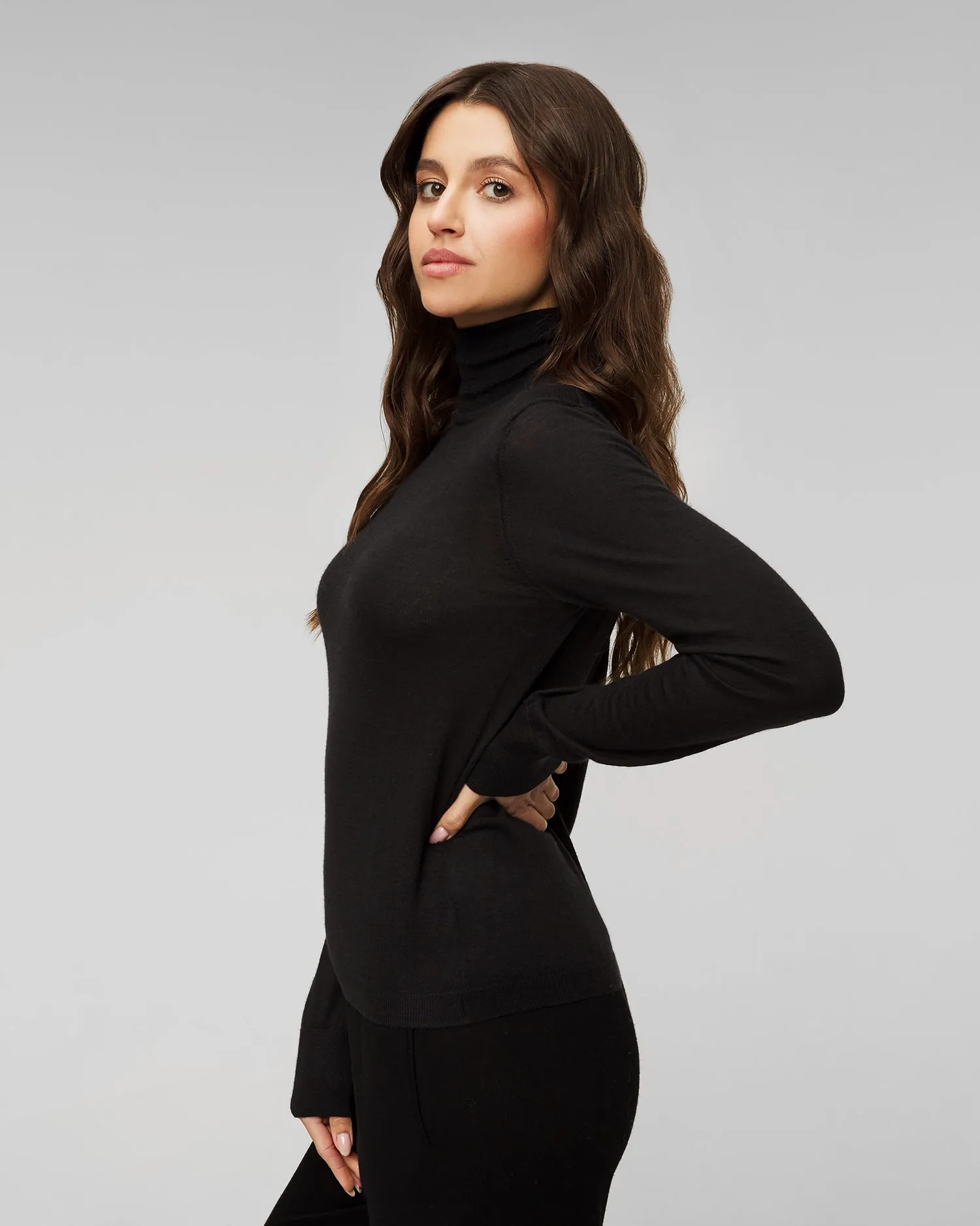 Women's black cashmere turtleneck jumper Allude 70004-90