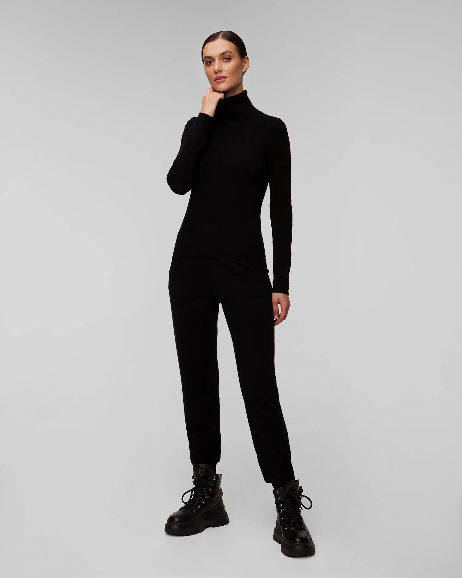 Women's black turtleneck jumper Allude 11106-90