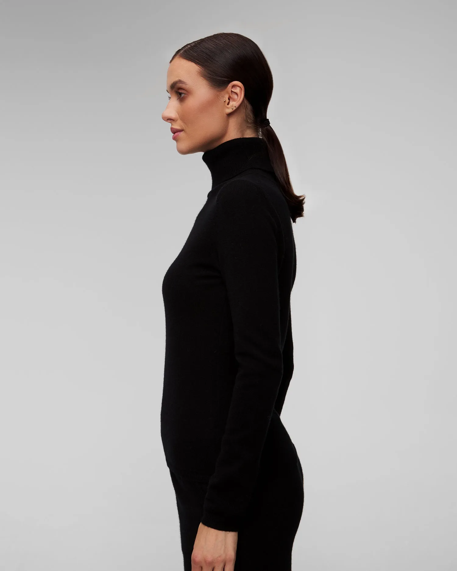 Women's black turtleneck jumper Allude 11106-90