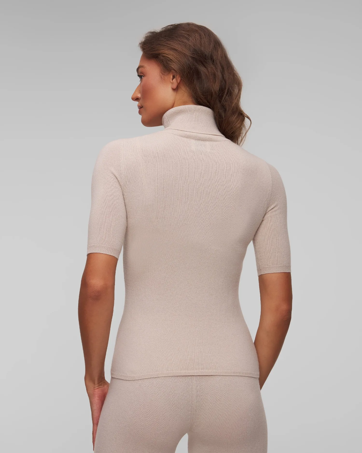 Women’s beige cashmere turtleneck Allude 11108-42